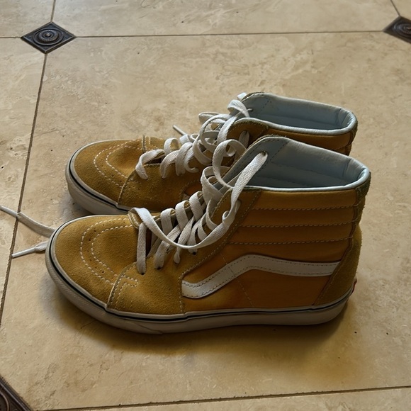 Yellow vans - Picture 4 of 5